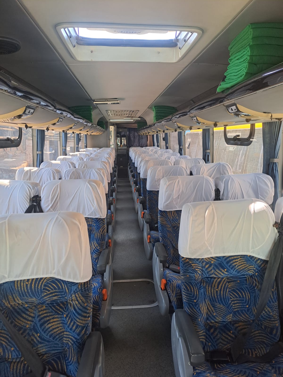 Interior de nuestro bus turístico